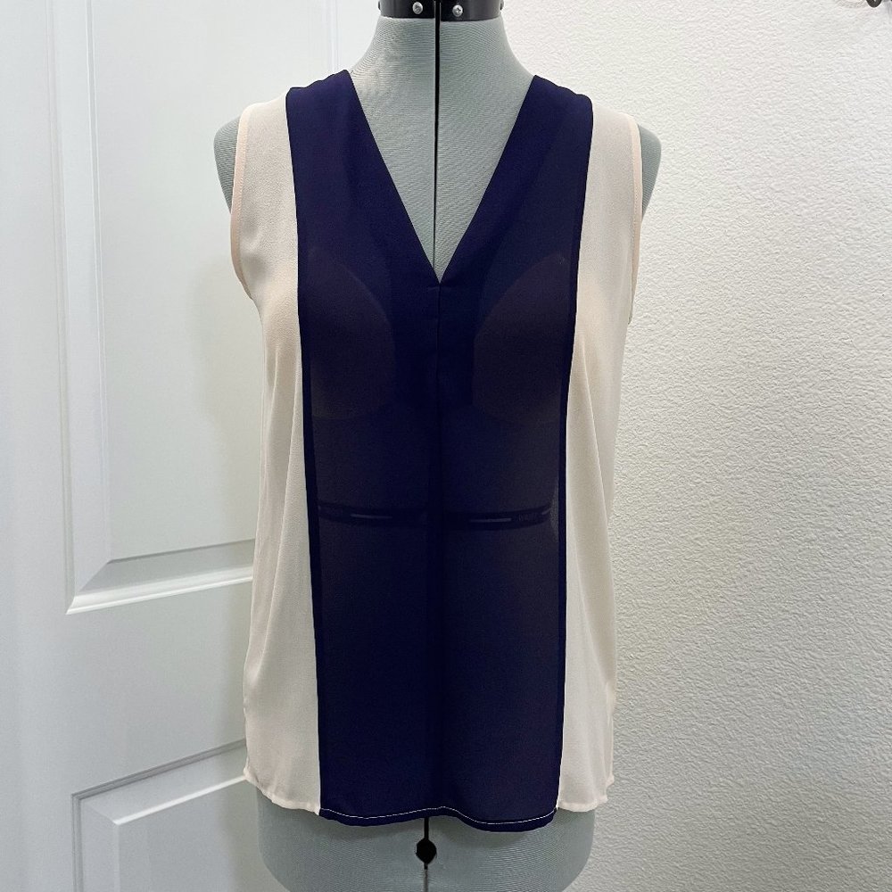 Olive & Oak Color Block V-Neck Sleeveless Blouse